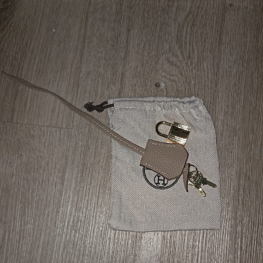 Hermes Beige Pouchette